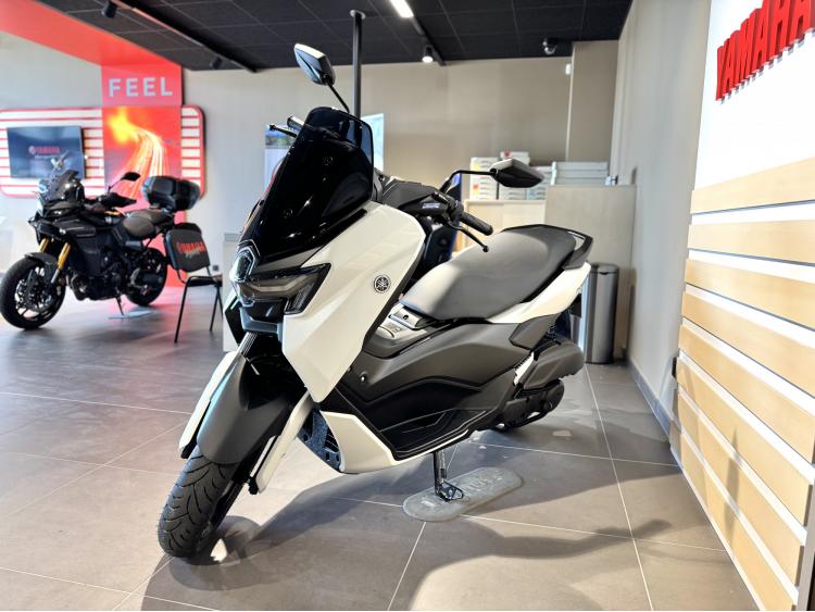 YAMAHA NMAX 125