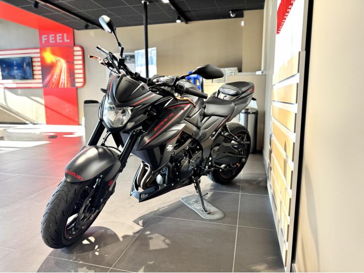 SUZUKI GSX-S 750