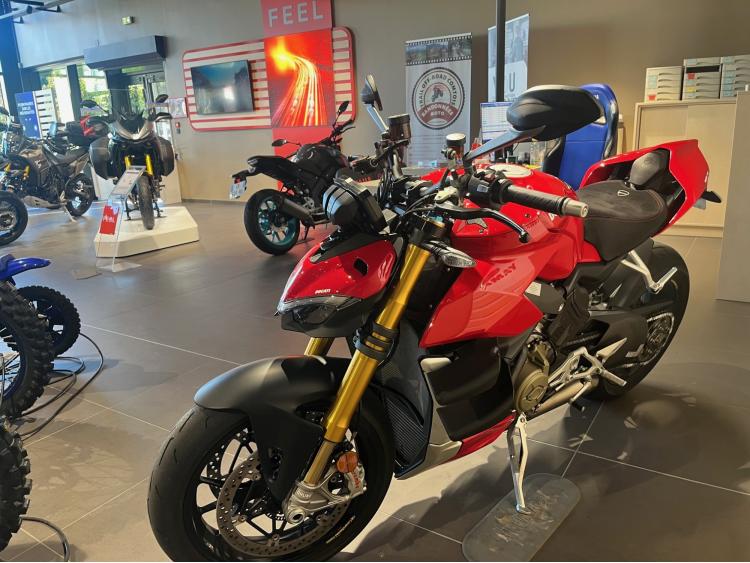 DUCATI STREETFIGHTER V4S