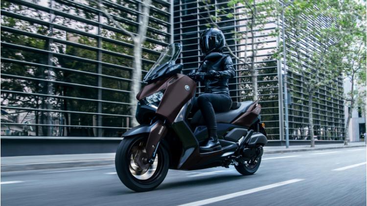 XMAX 125 TECH MAX (24)