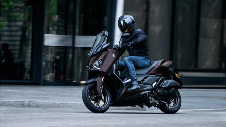 XMAX 125 TECH MAX (24)