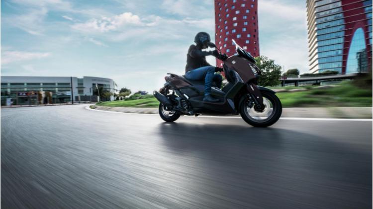 XMAX 125 TECH MAX (24)